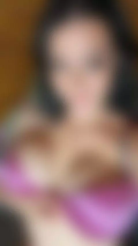 busty, bigtits, teasing by baddiexoxo1995