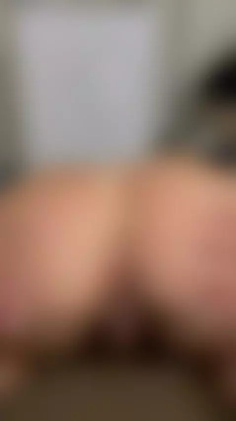 une femme ouvre sa chatte by terem22