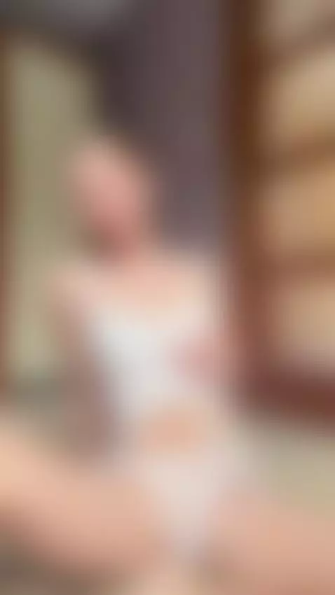 Slutty chick ready to bounce on your cock for hours by sophiemiley
