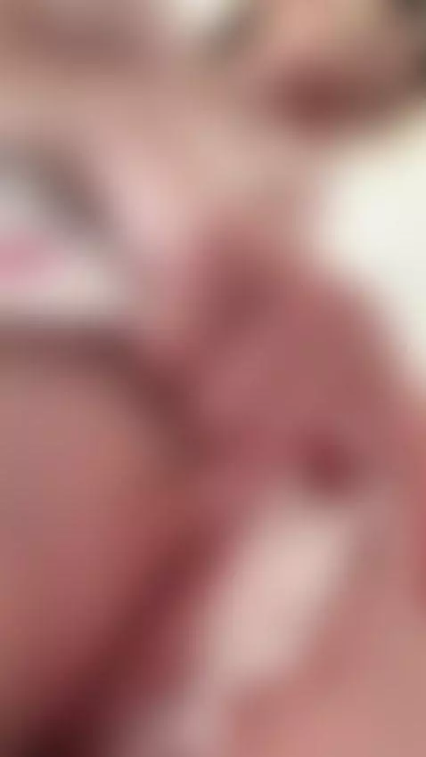 Something special and FREE is waiting or you 🎁 DM "💖" on OF,... by elliefaye