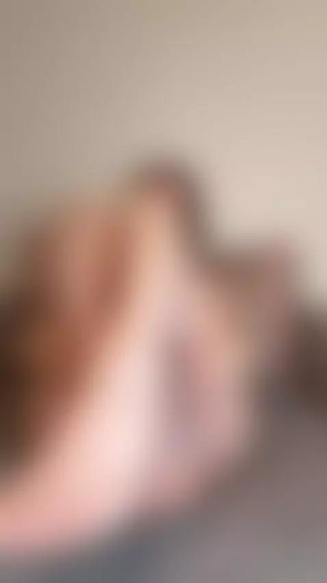 Red nails stroke her slit as she leans back 🥵 by taylorjoy