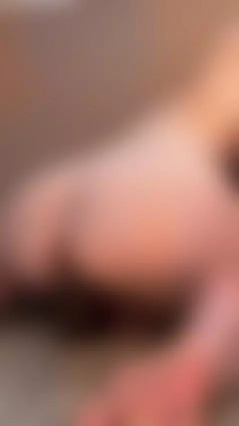 Im bent over begging for your cock to wreck me hard 🍆 by taylorjoy
