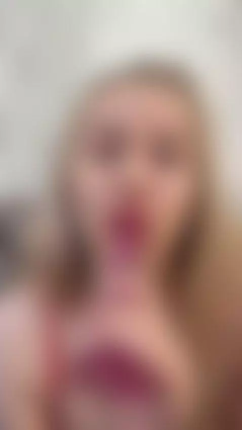 Got a FREE naughty treat for you  🍭 DM "😋" on OF, link in bi... by reiraqx
