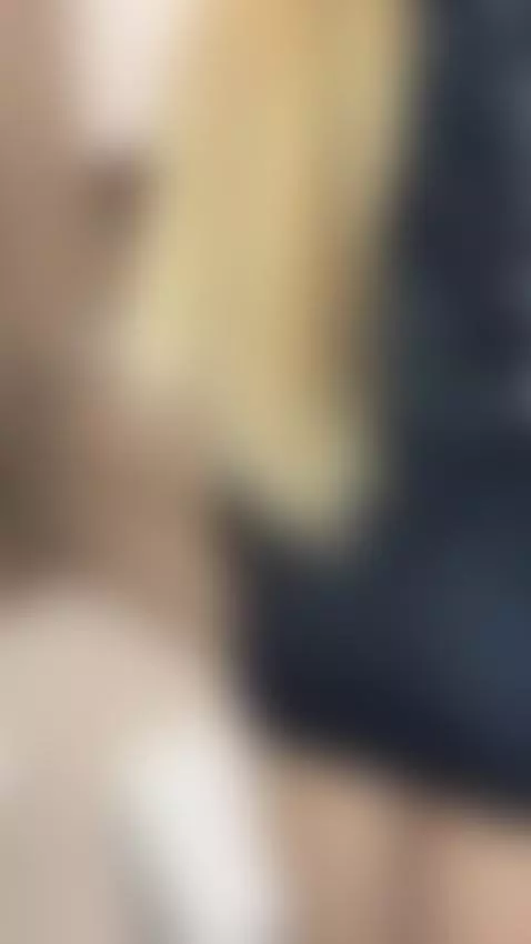 Got a FREE naughty treat for you 🍭 DM "😋" on OF, link in bio by reiraqx