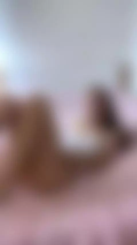 Got a FREE naughty treat for you 🍭 DM "😋" on OF, link in bio by reiraqx