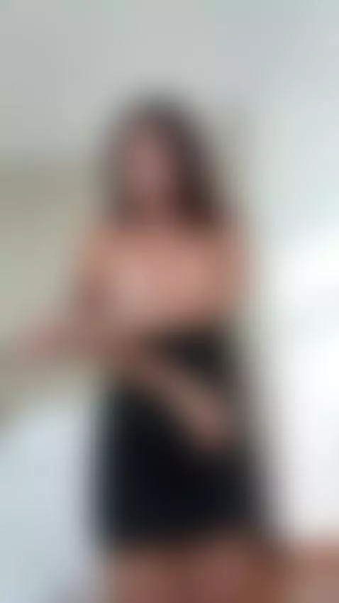 I’m a nymphomaniac, and fucking my pussy daily is a must by evaabb