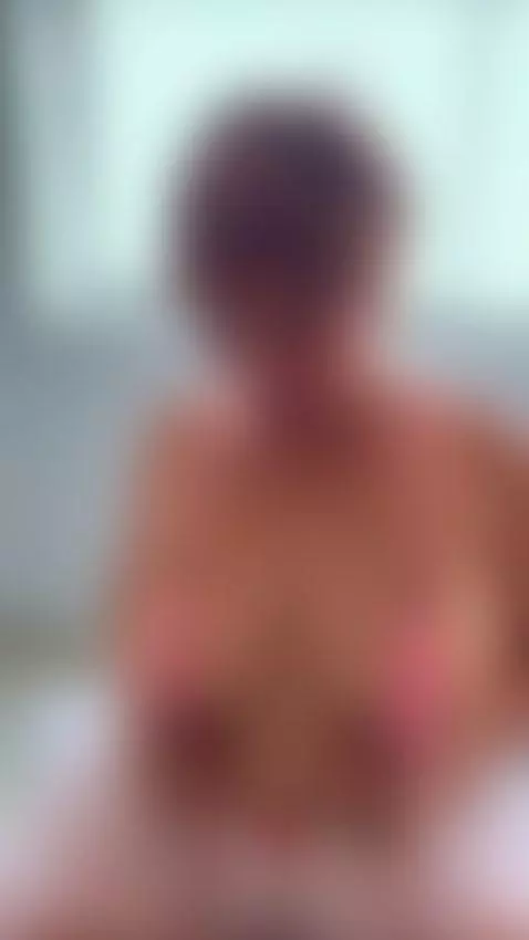 quiero semen en mis tetas by evvamoon4u