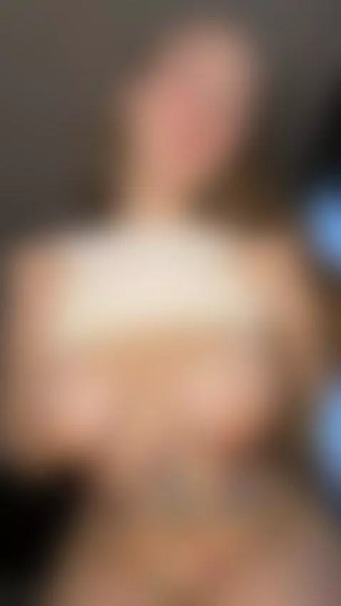BBY^There's a lot more inside🔥
https://onlyfans.com/flora_bl... by flora-cute