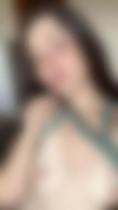 Cute brunette shows off her natural tits while lifting her g... by creamysin