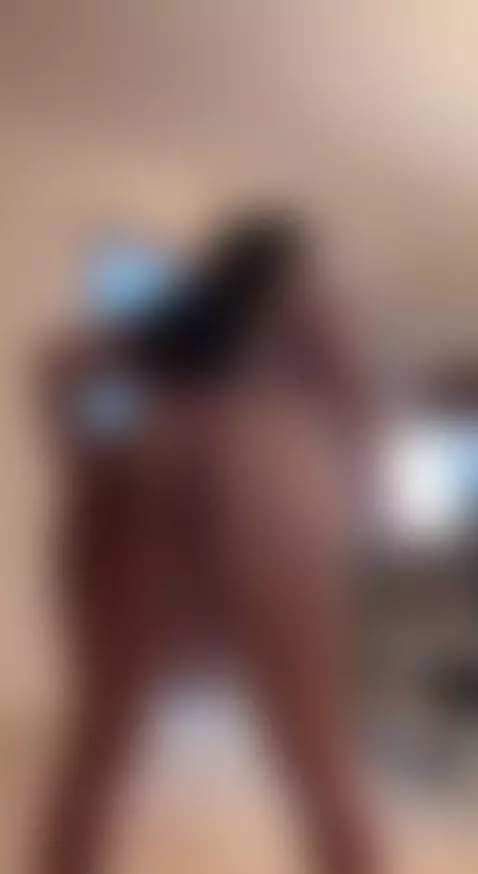 I want to shake my ass in your face by emilyperezz