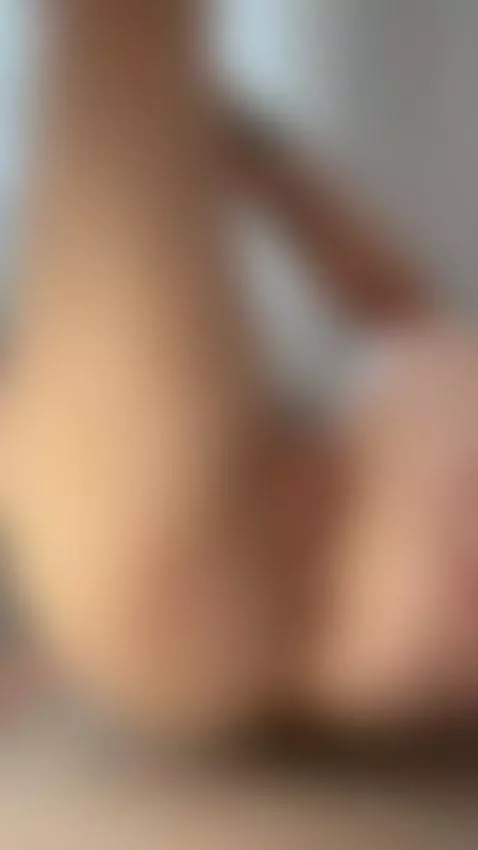 I sit with my ass and my thighs bare and inviting you to see... by babyyviolettt