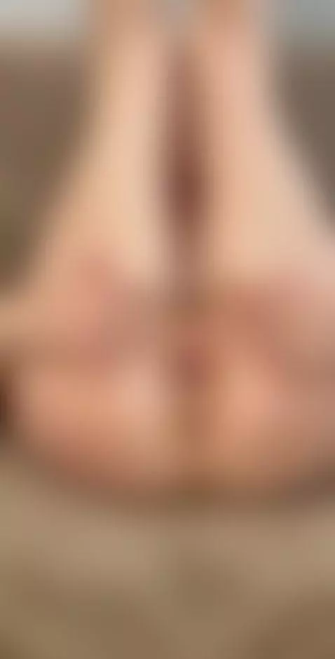 I spread my legs wide and show my perfect pussy 🔥 Sub OF by babyyviolettt