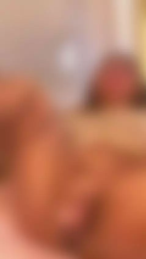 My best friend films me while I spread my pussy by cherryylove