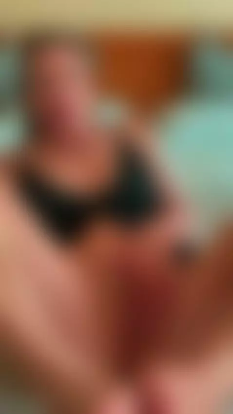 Already dripping in bed 💦🫦 Subscribe to Onlyfans by kolibrione