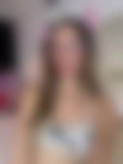 https://chaturbate.com/b/abril_valen/ by abrilvalen