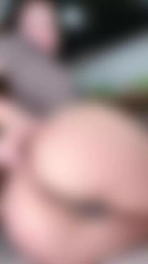 Im bent over begging you to fuck me hard 🖤 by emmakitten