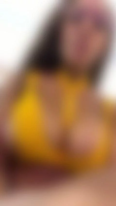 LIVE NOW 🥵🔥💛 by diosaxsexyy