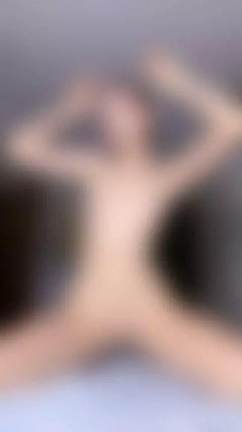 Im spread wide and ready for you to fuck me by aalisaa