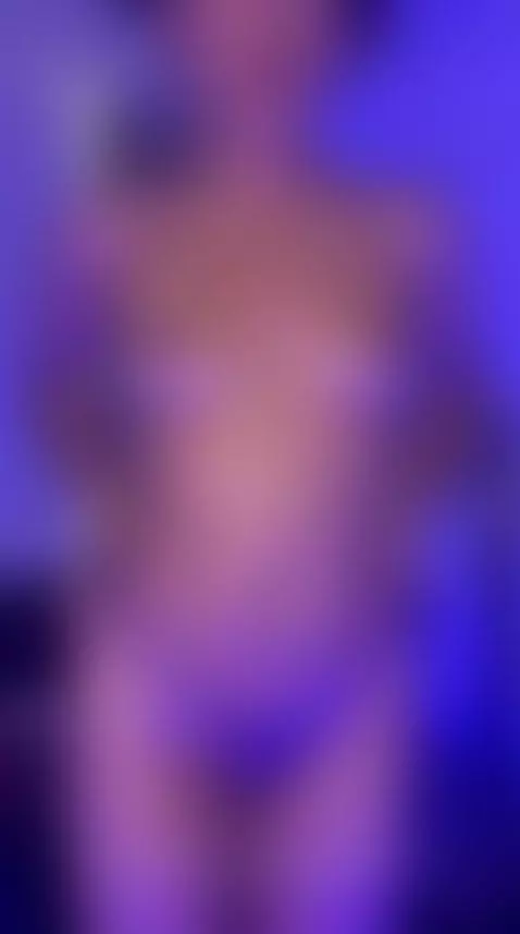 Come check out my video with oil 😏✨ by marcelyn0