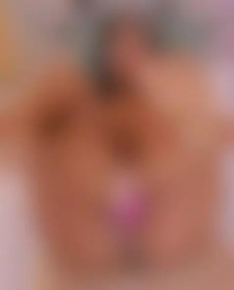 I'm a sexy, sultry brunette who masturbates until she gets w... by emilycruzzz
