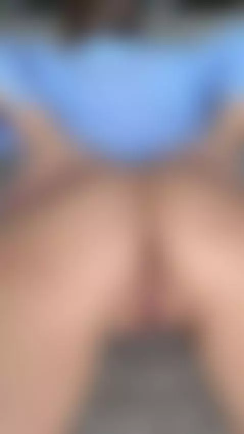 I want all of your attention while I spread my ass by daravice