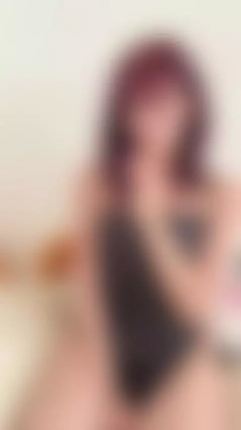22F, bored in satin. by rubysexy69