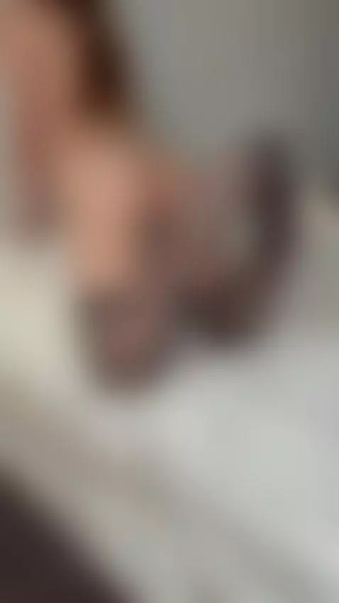 🔞Tattooed curvy brunette trembling on the edge 🍒 Subscribers... by sophiefaye