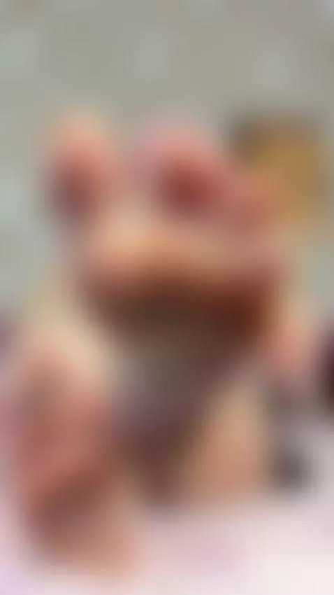 too horny to wait, you gonna help? by miapinkyy