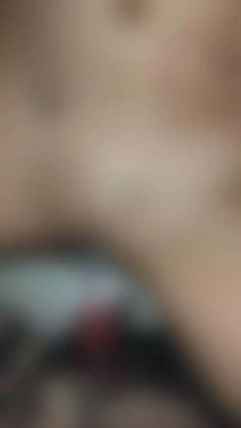 le meto un dildo a mi novia by manubi