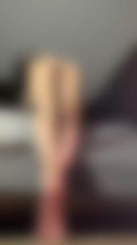 My booty is in need of some spankings by milanoir