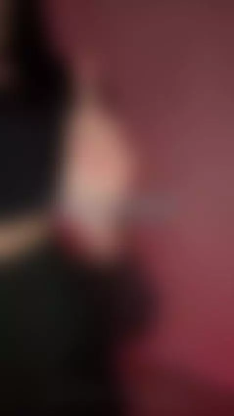 She flips her middle finger with hips cocked slow by sofits