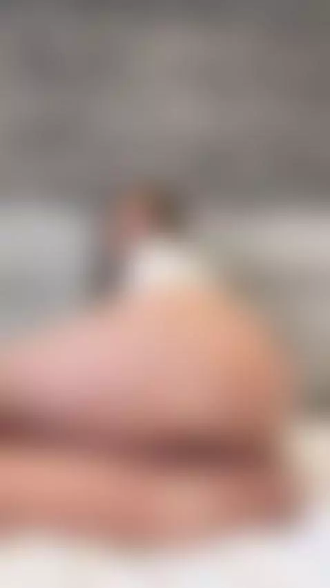 I couldn't resist showing off my ass in the bedroom because ... by sweeetberrry
