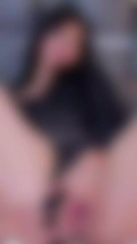 Masturbating for my neighbor by bratzchloe