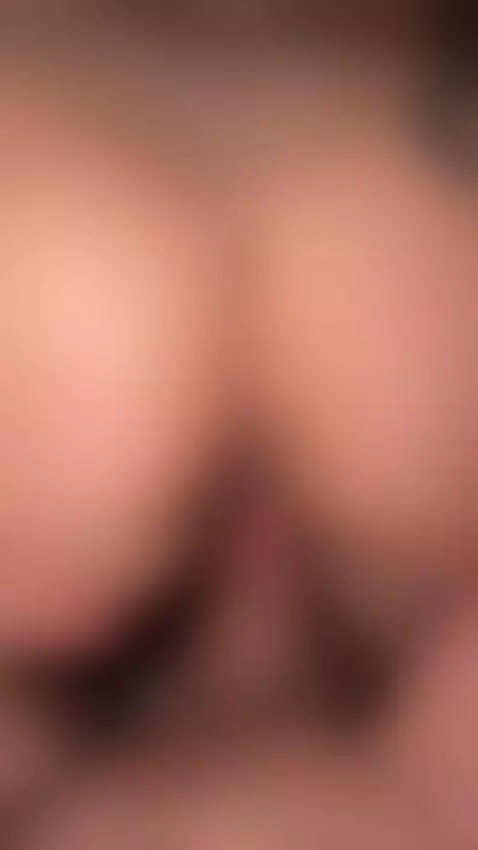 cum with this pussy🤤 by goldencurves