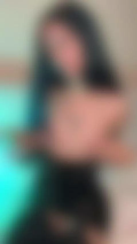 While flashing my tits, I kept my topless body fully exposed... by cutiemiaa