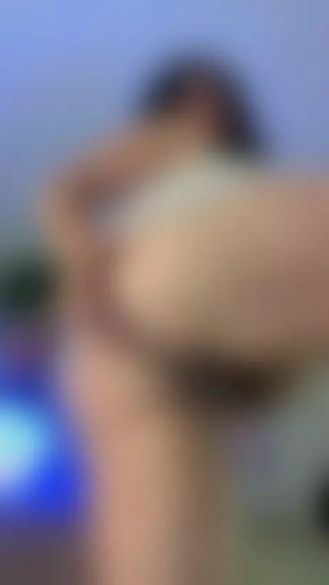 🔥 This 50yo milf put on a white babydoll and touched herself... by lady-hellen