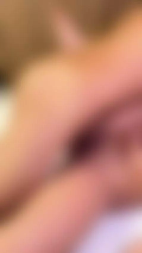 MAKING THIS LITTLE SLUT MOAN 🤤🥴😈 by leandrogrey