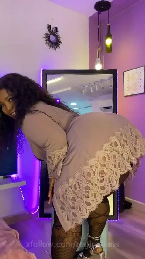 Jiggle jiggle by reginabans