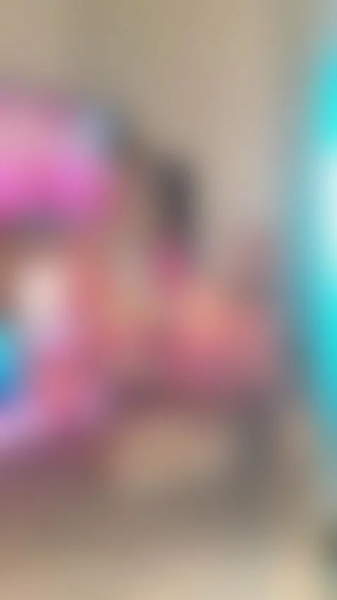 Online at camsoda.com/nikkiigreyy by nikkiigreyy