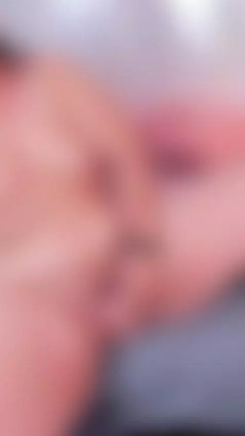 My wet pussy wants a cock by rossiletty
