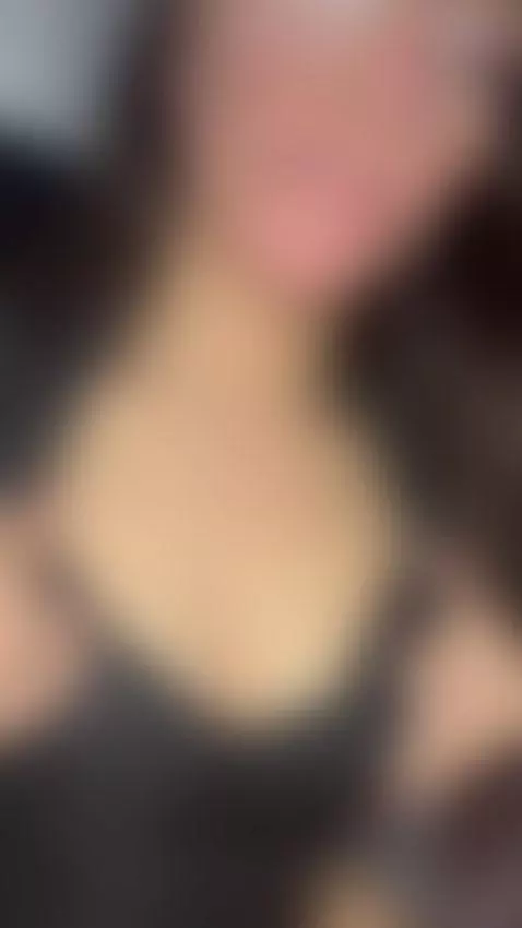 👇🏻New lady on the block wants to be fucked🔥 by dullceyas