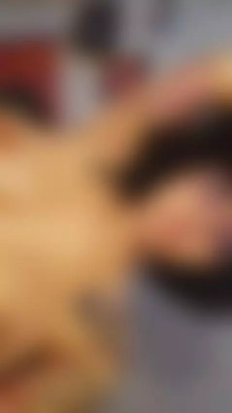 Tell me what do you think by alesyahampton