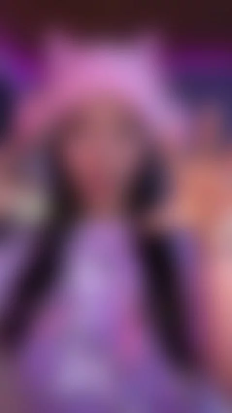 Meau 🫣💜 by saraowens