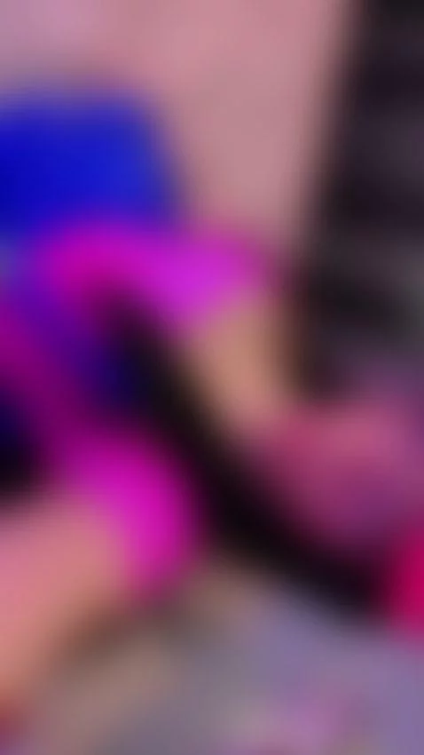 Hola 🫣 by saraowens