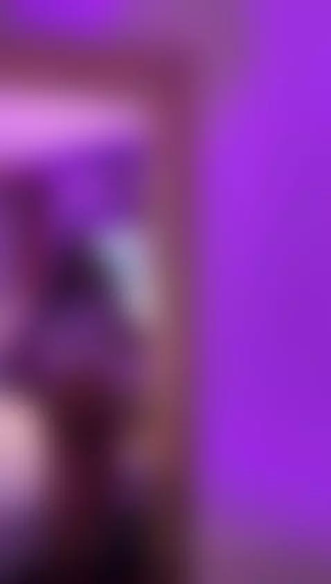 Sexy body !! 🔥 by hollyvega