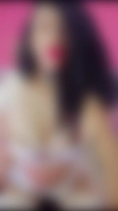 Im feeling so horny right now 🔥 by hollyvega