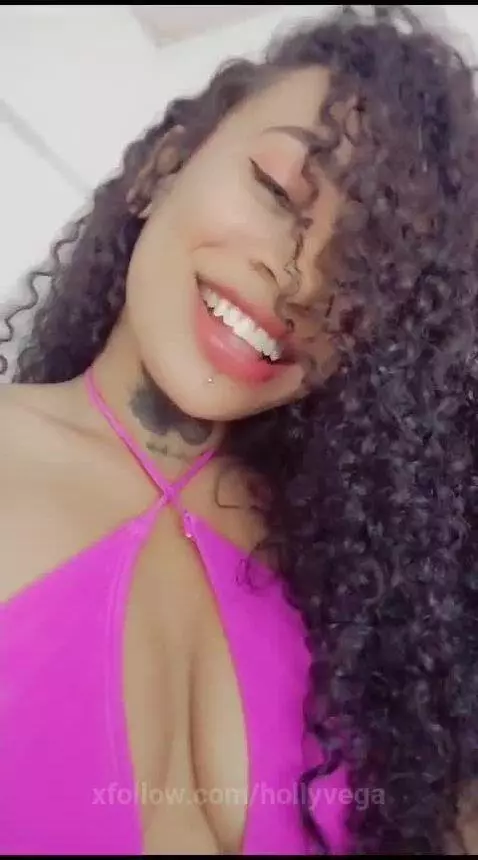 Daddy come and rub your dick on my tits 🍒🍆🥵 by hollyvega