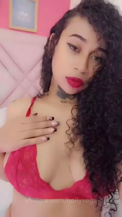 I bet u wanna lick my tits 😋 by hollyvega