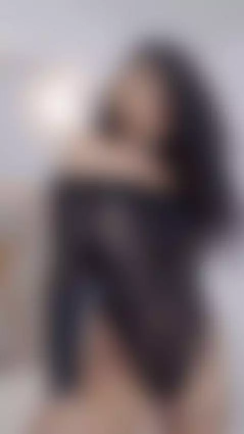 I bet u wanna taste this hoy body 👄 by hollyvega