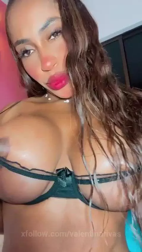 I wanna bouncing over you 😈 by valentinarivas